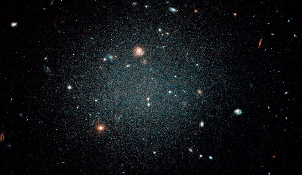 галактика NGC1052-DF2