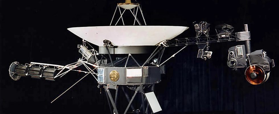 Аппараты Voyager 1 и Voyager 2